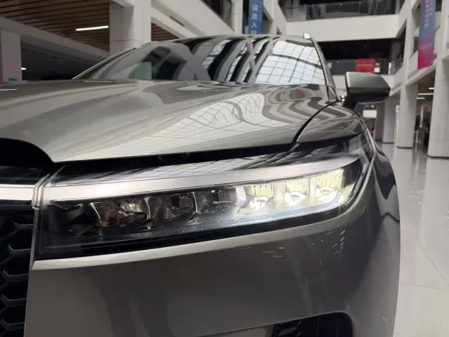 Li Auto ONE — Фото автомобиля 22