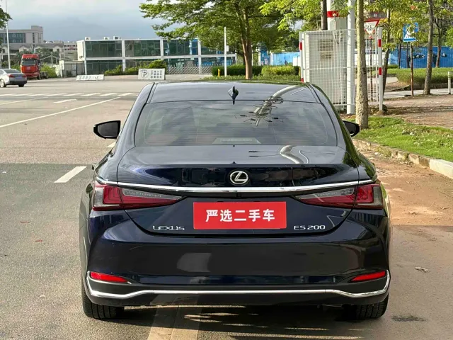 Lexus ES — Фото автомобиля 6
