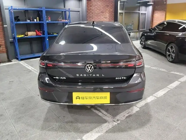 Volkswagen Sagitar — Фото автомобиля 8