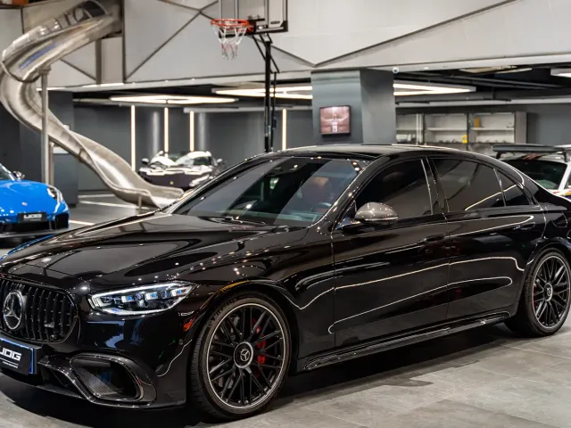 Фотография автомобиля — Mercedes-Benz S-Class AMG Hybrid