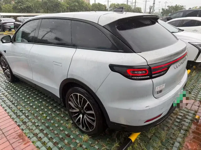Leapmotor C11 — Фото автомобиля 3