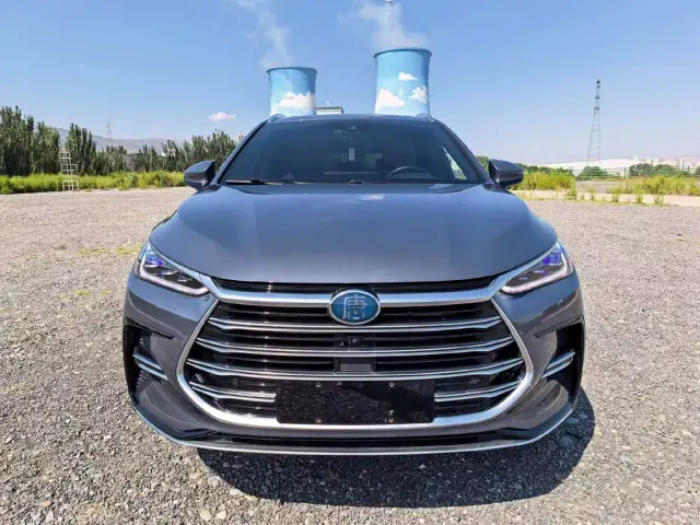 BYD Tang — Фото автомобиля 2