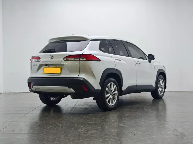 Toyota Corolla Cross — Фото автомобиля 3
