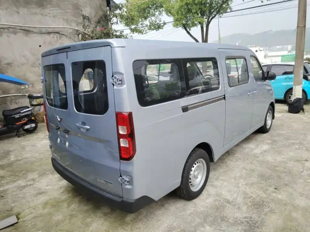 Wuling Yangguang — Фото автомобиля 6