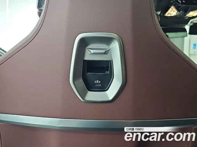 BMW i7 G70 — Фото автомобиля 14