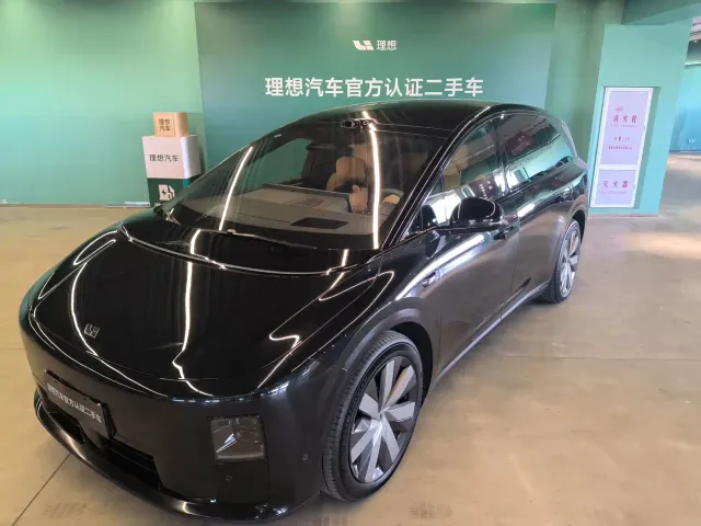 Фотография автомобиля — Li Auto i8