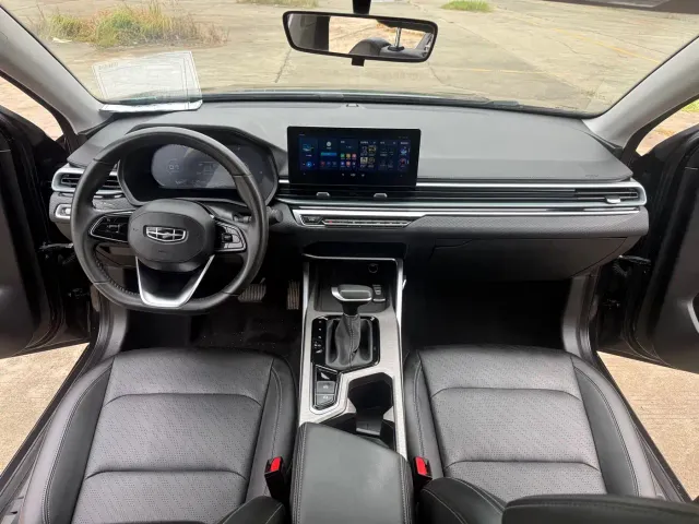 Geely Emgrand — Фото автомобиля 15