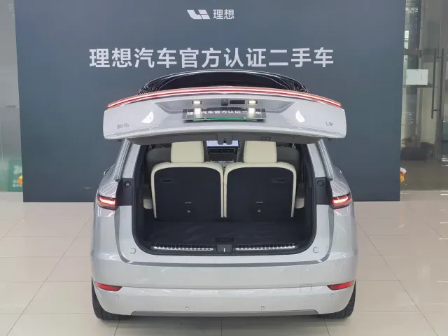 Li Auto L9 — Фото автомобиля 16