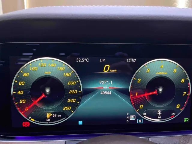 Mercedes-Benz E-Class — Фото автомобиля 14
