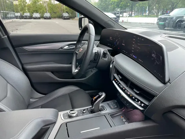 Cadillac CT5 — Фото автомобиля 16
