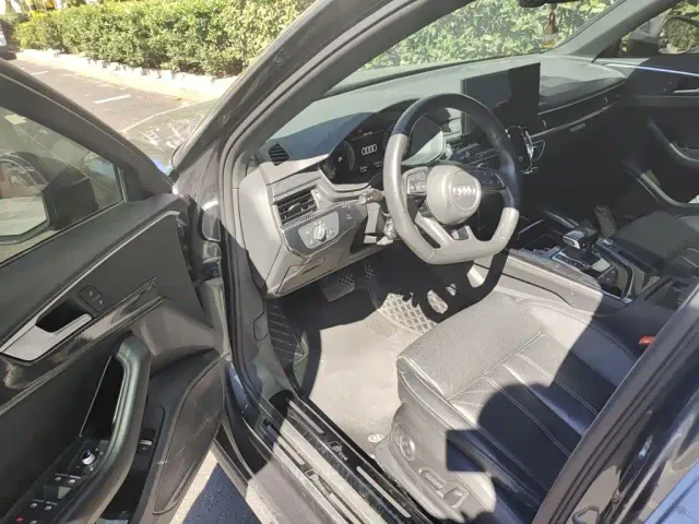 Audi A4L — Фото автомобиля 12