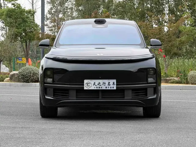 Li Auto Li Xiang L9 2022 Max — Фото автомобиля 2