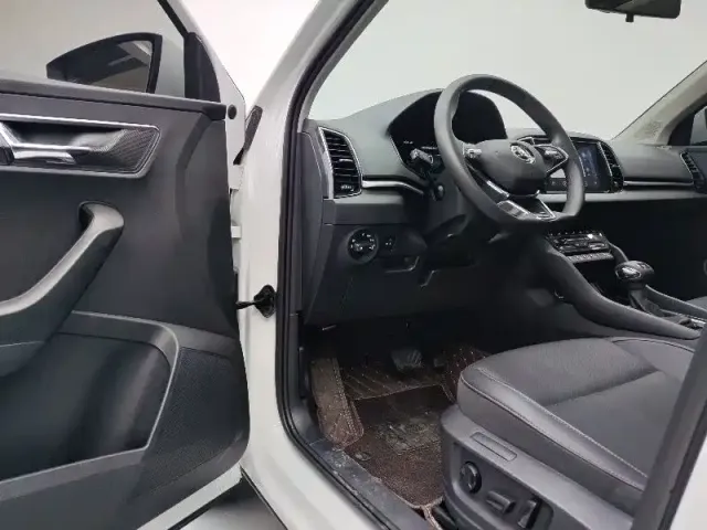 Skoda Karoq — Фото автомобиля 9