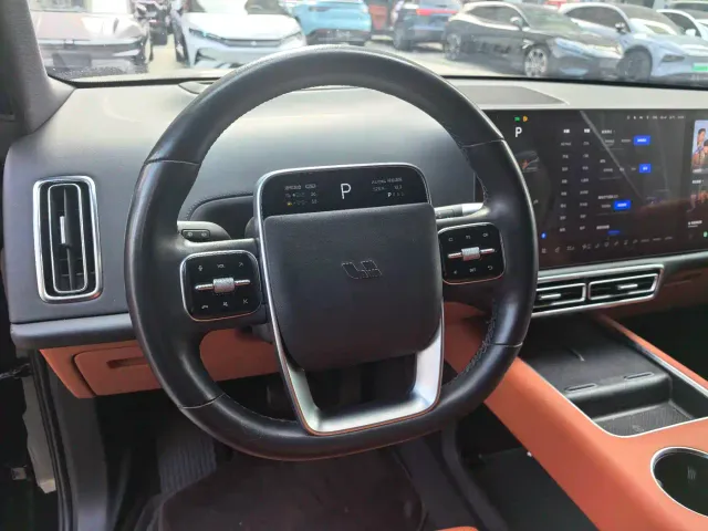 Li Auto L9 — Фото автомобиля 6