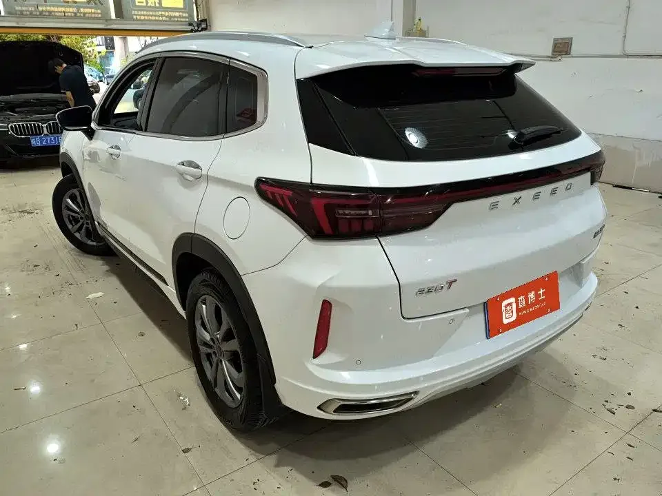 Exeed Exeed Windchaser 2022 Riding the Wind and Waves Edition 1.5T CVT Wind Rider — Фото автомобиля 4