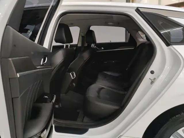 Kia K5 — Фото автомобиля 11
