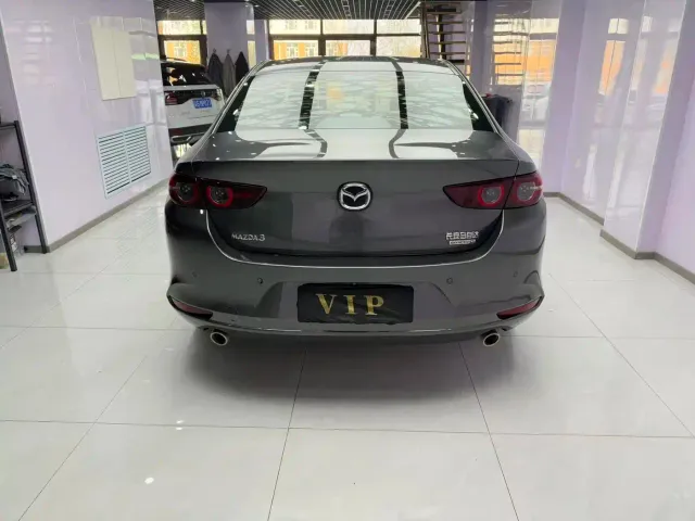 Mazda Axela — Фото автомобиля 2