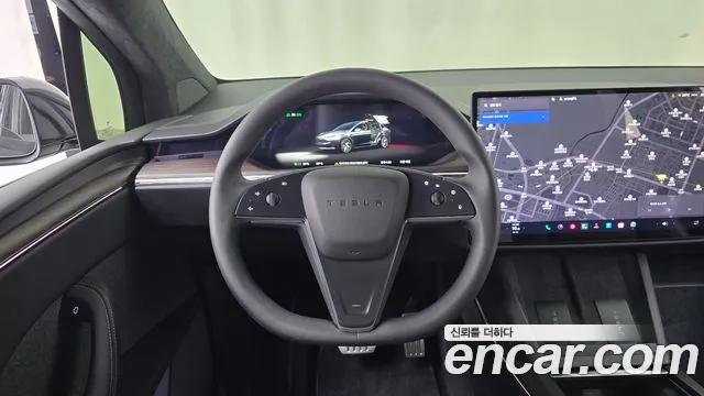 Tesla Model X — Фото автомобиля 19