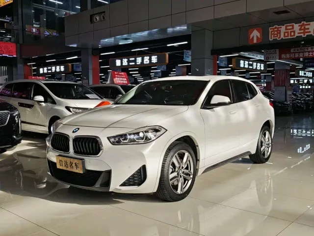 Фотография автомобиля — BMW X2