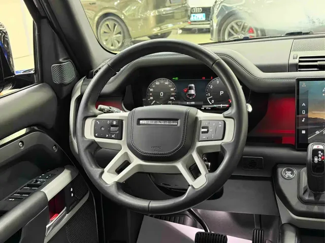 Land Rover Defender — Фото автомобиля 17