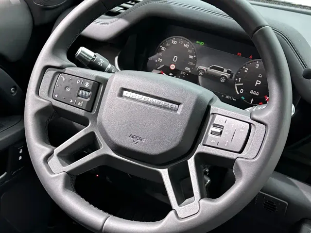 Land Rover Defender — Фото автомобиля 26