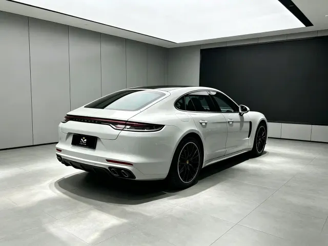 Porsche Panamera — Фото автомобиля 3
