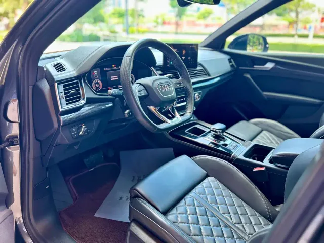 Audi Q5L Sportback — Фото автомобиля 11