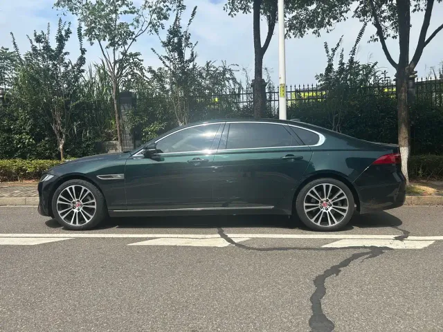 Jaguar XFL — Фото автомобиля 10