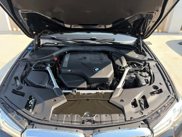 BMW 5 Series — Фото автомобиля 9