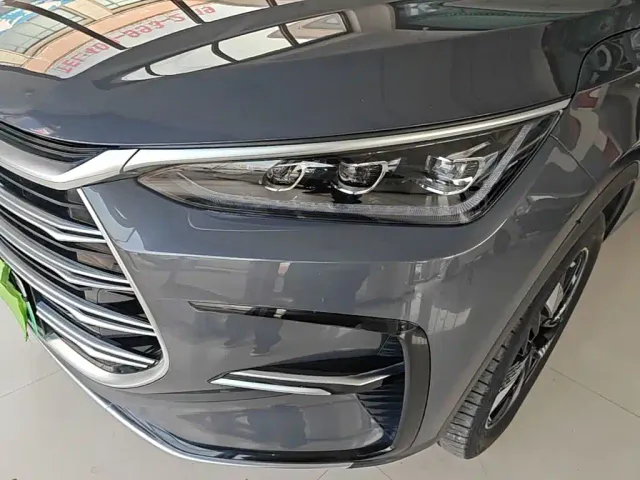 BYD Tang — Фото автомобиля 23