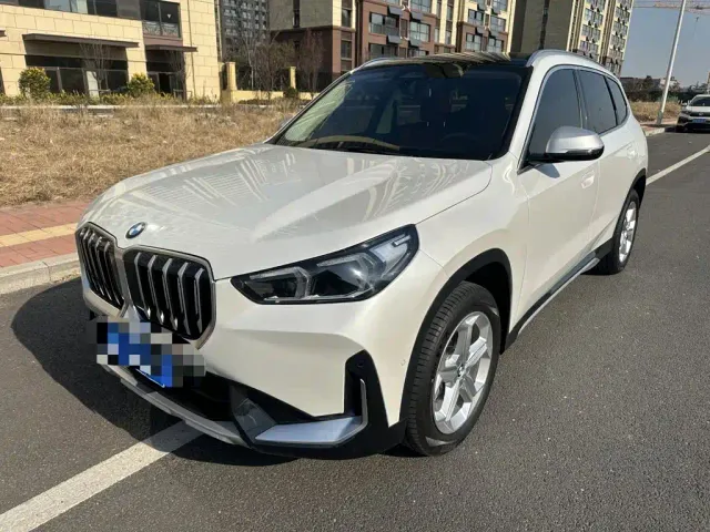 Фотография автомобиля — BMW X1