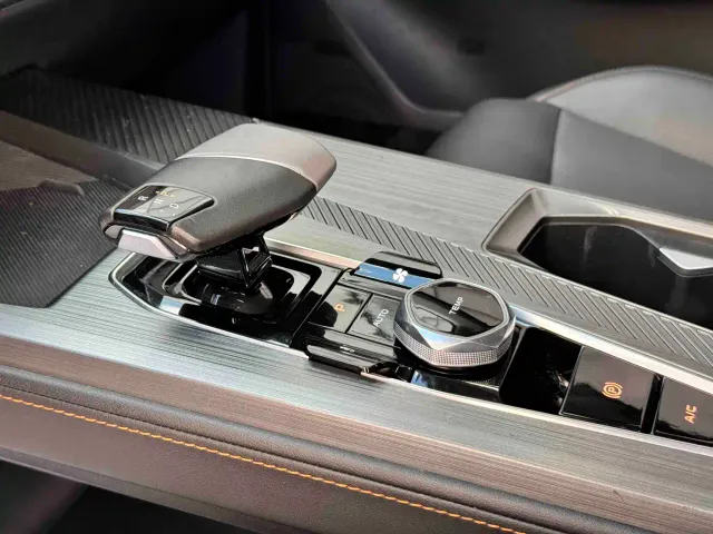 Changan Z6 — Фото автомобиля 10