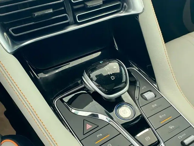 BYD Song PLUS — Фото автомобиля 10