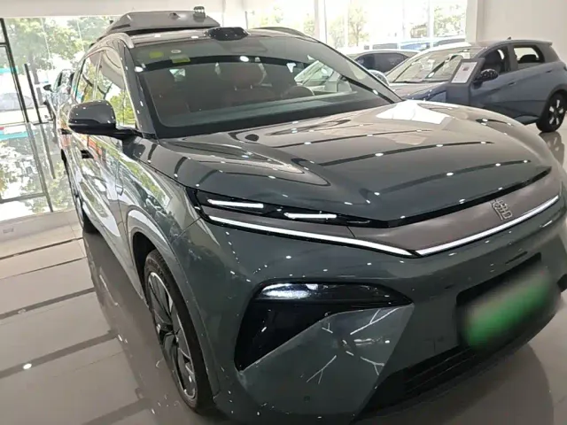 BYD Tang L — Фото автомобиля 3