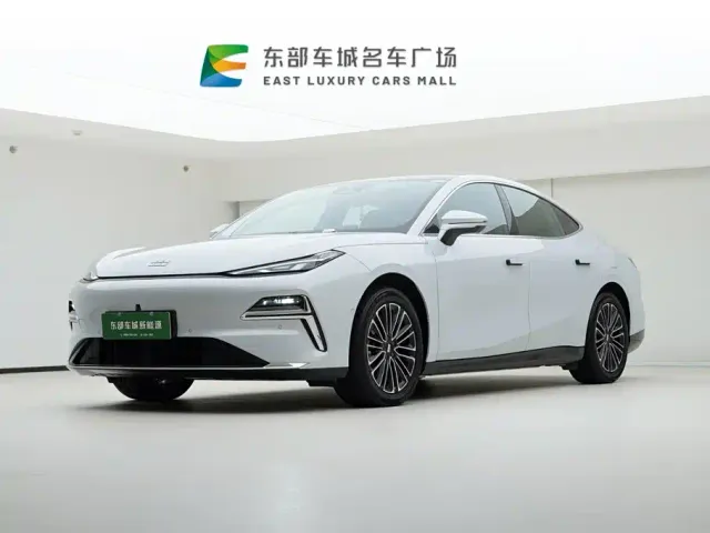 Фотография автомобиля — Geely Galaxy Xingyao 8