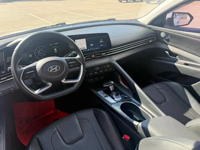 Hyundai Elantra — Фото автомобиля 14