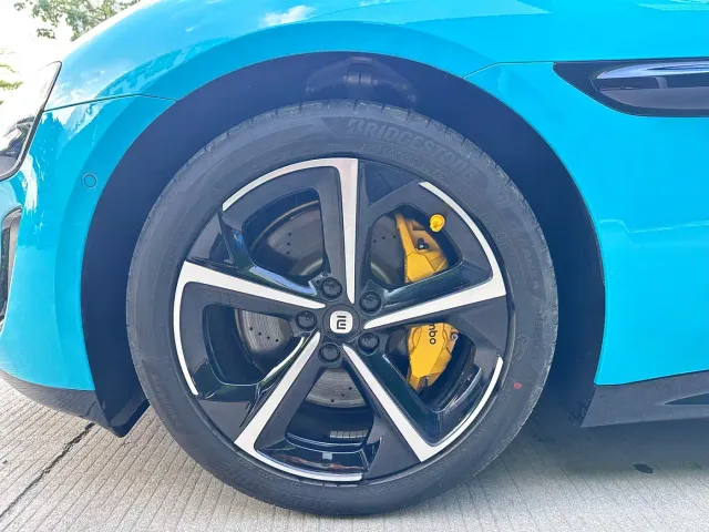 Xiaomi SU7 — Фото автомобиля 7