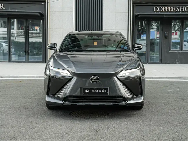 Lexus RZ — Фото автомобиля 2