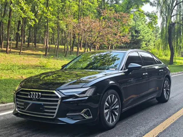 Фотография автомобиля — Audi A6L
