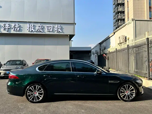 Jaguar XFL — Фото автомобиля 8