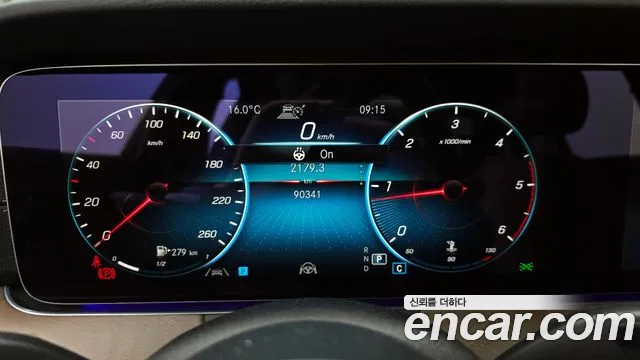 Mercedes-Benz E-Class — Фото автомобиля 8