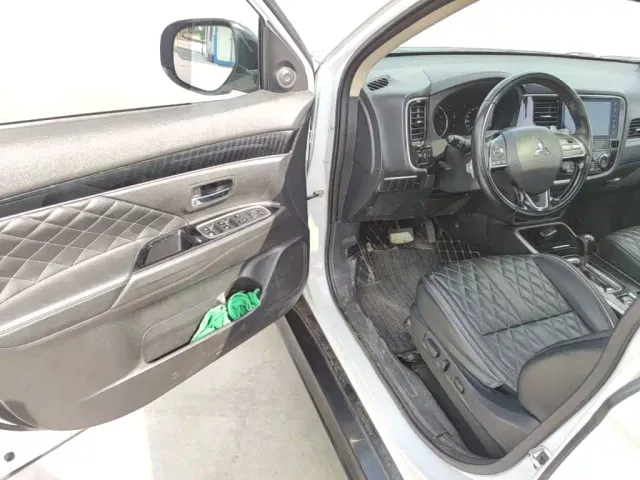 Mitsubishi Outlander — Фото автомобиля 15