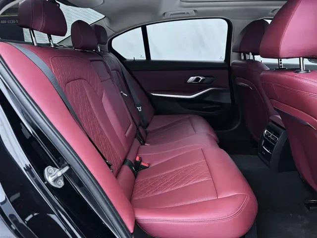 BMW 3 Series — Фото автомобиля 14