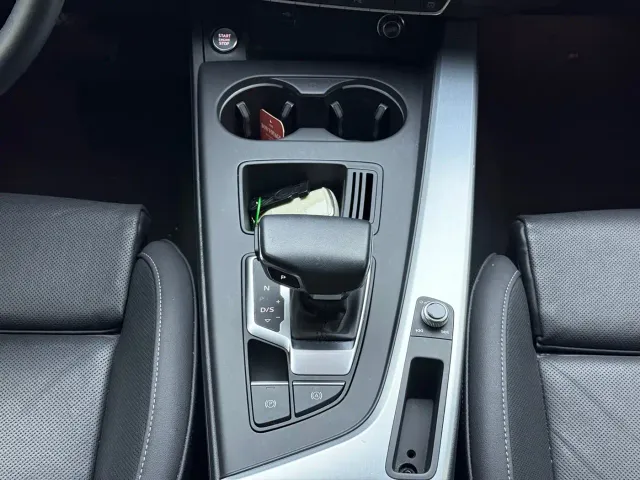 Audi A4L — Фото автомобиля 12