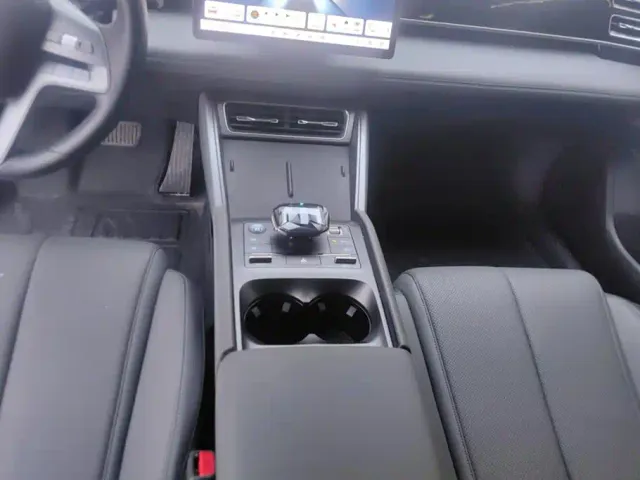 BYD Qin L — Фото автомобиля 16
