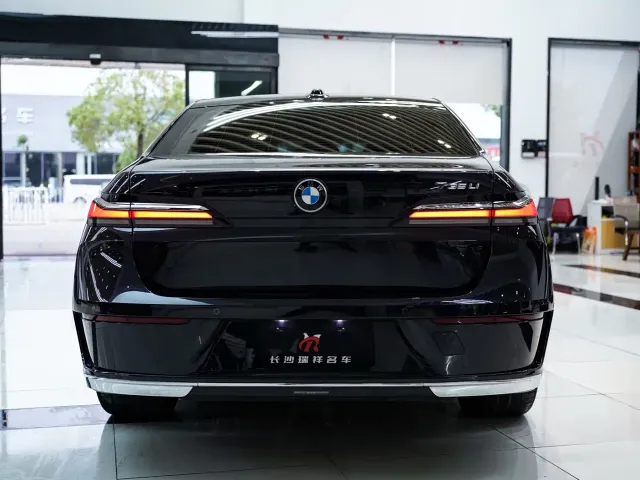 BMW 7 Series — Фото автомобиля 20