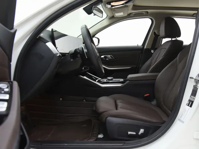 BMW 3 Series — Фото автомобиля 15