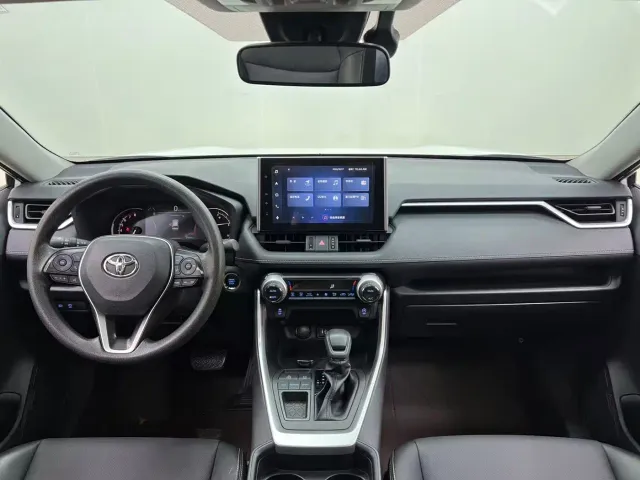 Toyota RAV4 — Фото автомобиля 17