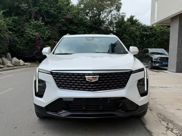 Cadillac XT4 — Фото автомобиля 2