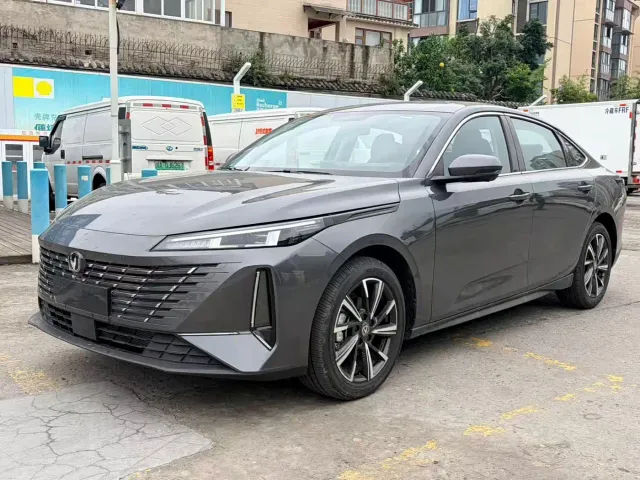 Фотография автомобиля — Changan Eado